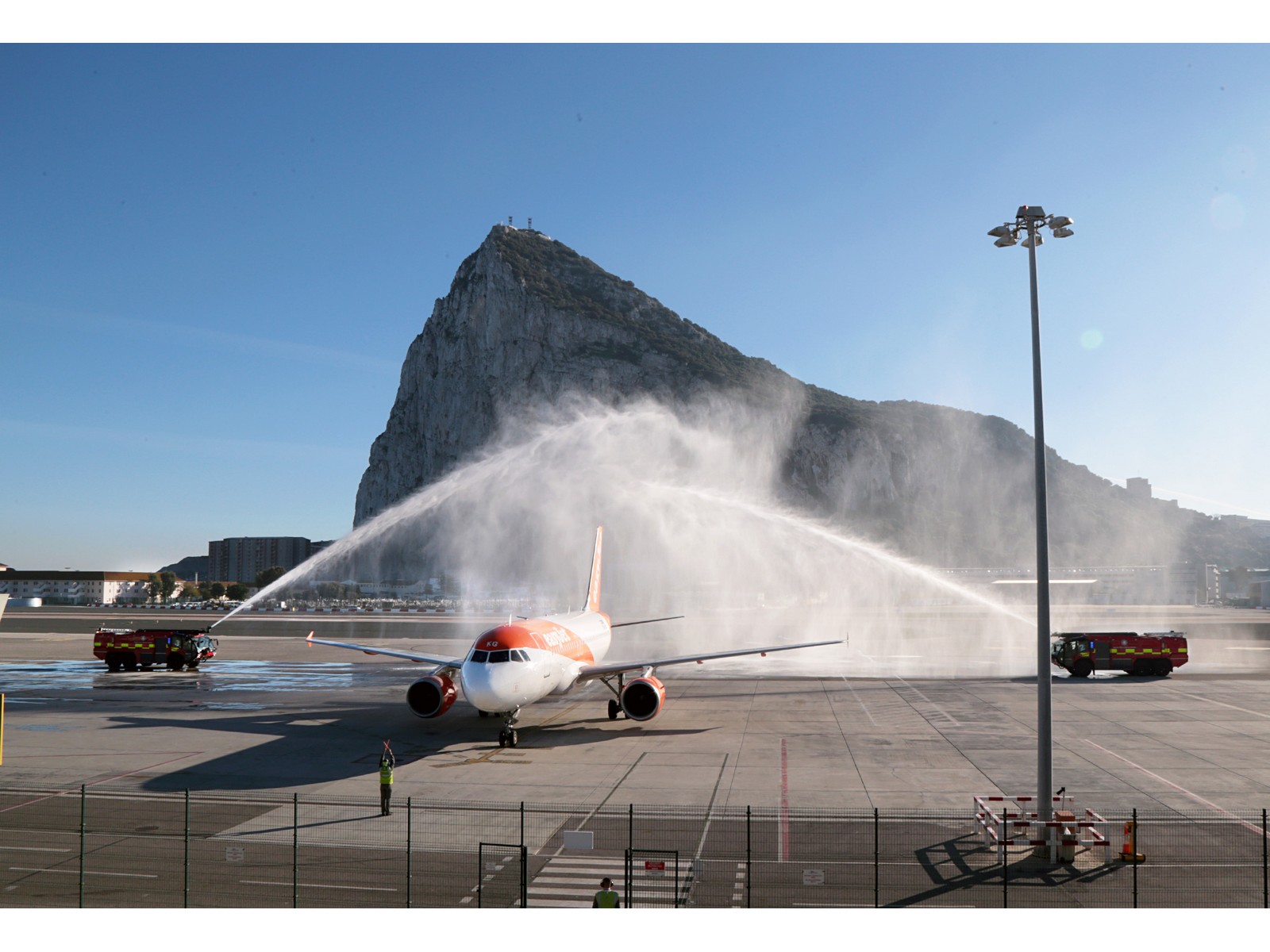 Vuelo inaugural easyjet Londres Luton - Gibraltar (2)_tn.jpg